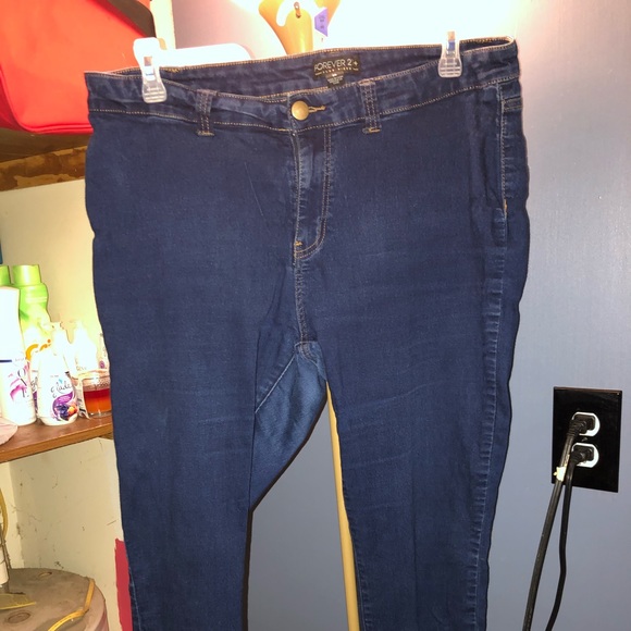 FOREVER21 SKINNY LEG JEANS - Picture 2 of 4